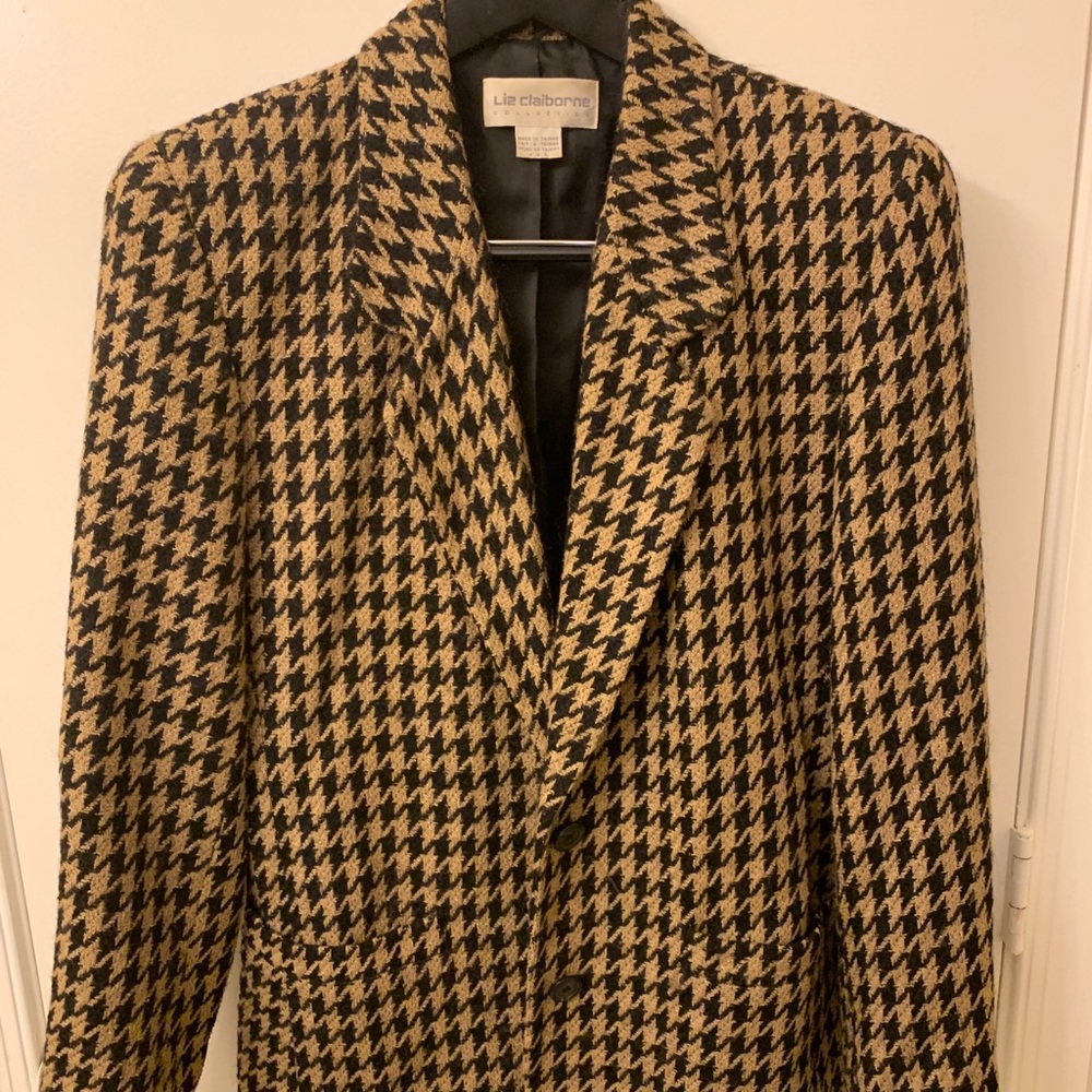 Women's Claiborne Size 6 jumbo houndstooth jacket